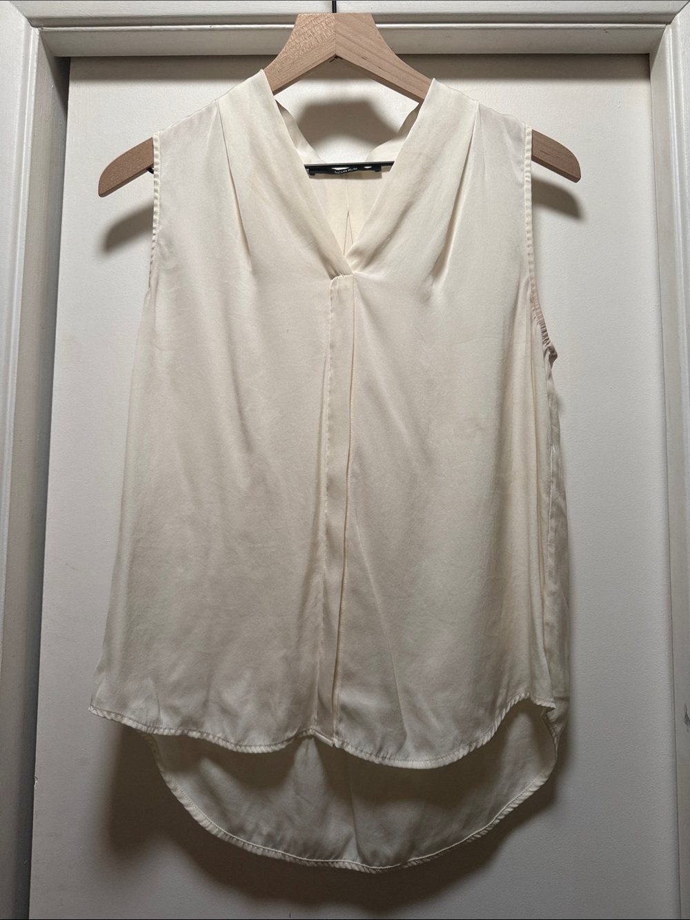 Quince Cream Sleeveless V-Neck Blouse